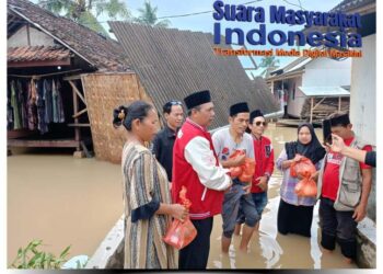 DPC PDI Perjuangan Pandeglang Turun Langsung Bantu Korban Banjir di Pagelaran dan Patia