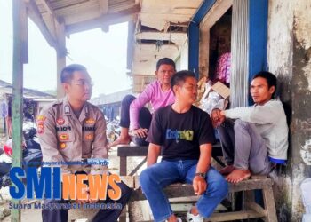 Pererat Silaturahmi, Bhabinkamtibmas Polsek Banjarsari Laksanakan Sambang di Desa Cilegongilir