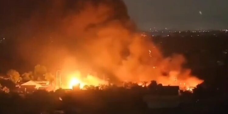 Gudang Pengisian LPG di Cimuning Bekasi Terbakar Hebat, Ledakan Beruntun Bikin Warga Panik