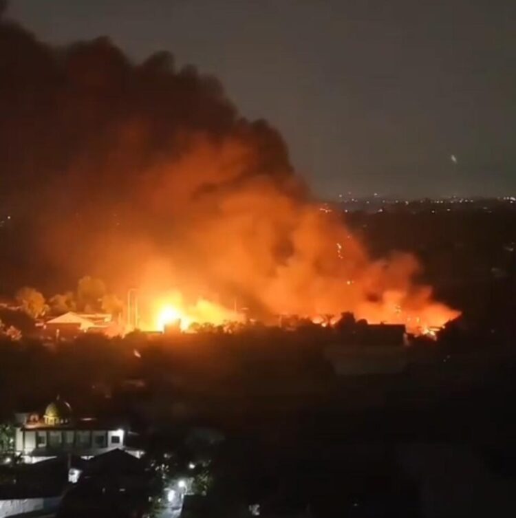 Gudang Pengisian LPG di Cimuning Bekasi Terbakar Hebat, Ledakan Beruntun Bikin Warga Panik