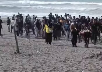  Pengunjung Pantai Cemara Ciwidig Terseret Ombak, Warga Soroti Terkait Pengamanan Pengelola Resmi